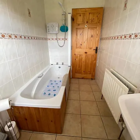 Semesterbostad Heather Cottage,