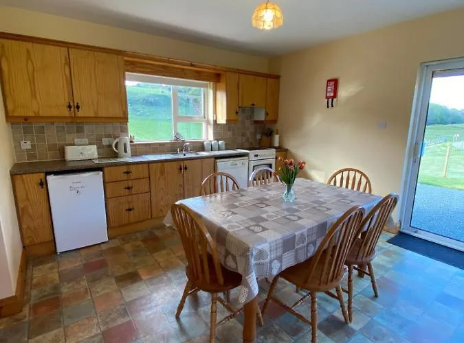 Semesterbostad Heather Cottage, *